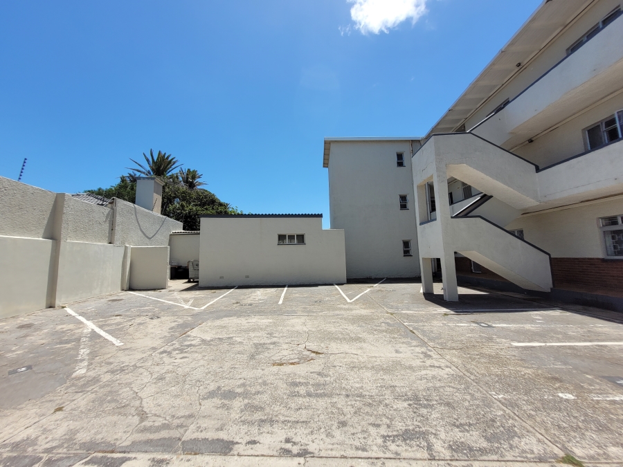 4 Bedroom Property for Sale in Summerstrand Eastern Cape